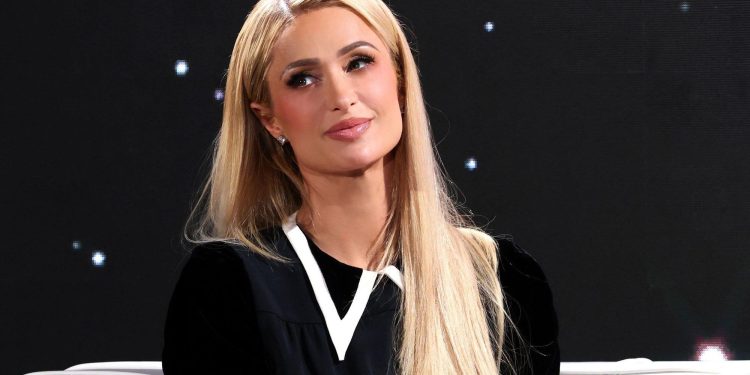 Paris Hilton se convierte en madre y no fue de manera natural