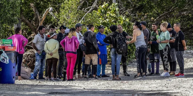 Crisis de migrantes en Florida: policía dijo que enfrenta un “enorme problema”