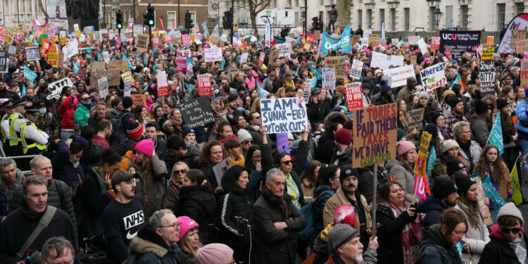 Reino Unido se enfrenta a su mayor jornada de huelga de la última década