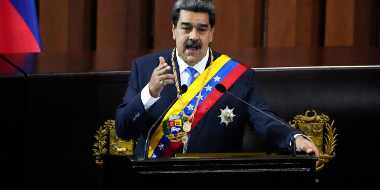 Maduro llama al continente a crear una moneda común