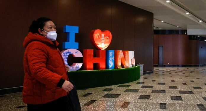 China a punto de superar a EEUU como país con más casos de covid en el mundo