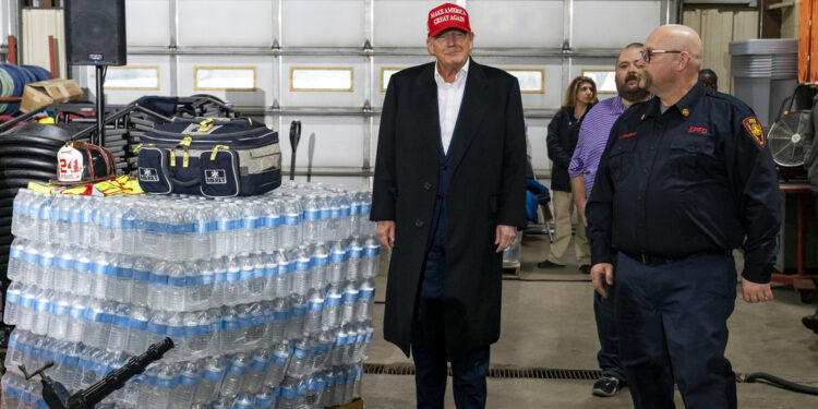 Trump a Biden: Espero que al regresar de su gira le quede dinero para East Palestine