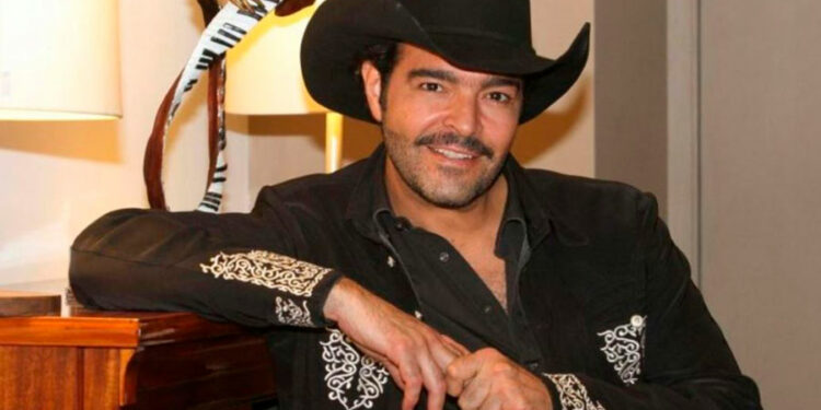 El mexicano Pablo Montero fue acusado de presunto abuso sexual