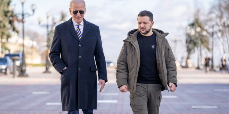 EEUU sanciona a Rusia y manda ayuda humanitaria a Ucrania