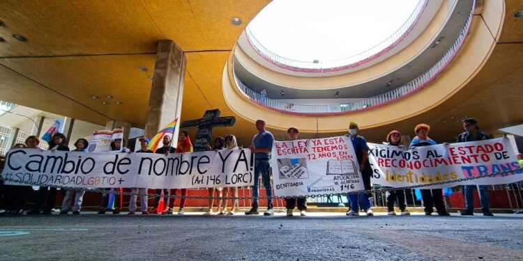 Comunidad LGBT venezolana exigió al CNE garantizar cambio de nombre a personas trans