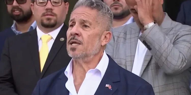 José “Pepe” Díaz oficializa candidatura para alcalde de Sweetwater