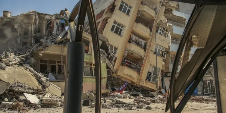 Muertos de sismos en Turquía y Siria superan los 47.000