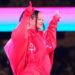 Rihanna anunció su segundo embarazo en su presentación en el Super Bowl