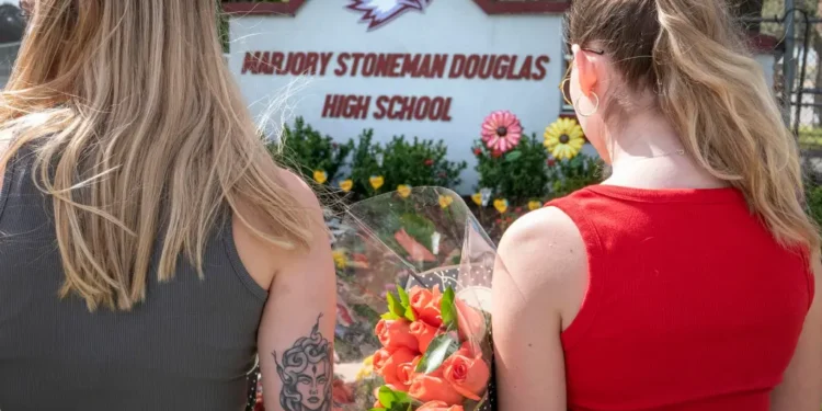 Rindieron homenaje a las víctimas de Parkland