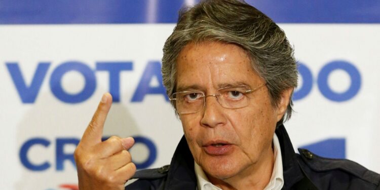 Lasso acusó a instituciones ecuatorianas de querer tumbar al gobierno