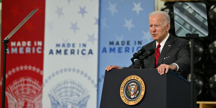 Biden propondrá presupuesto récord para Defensa