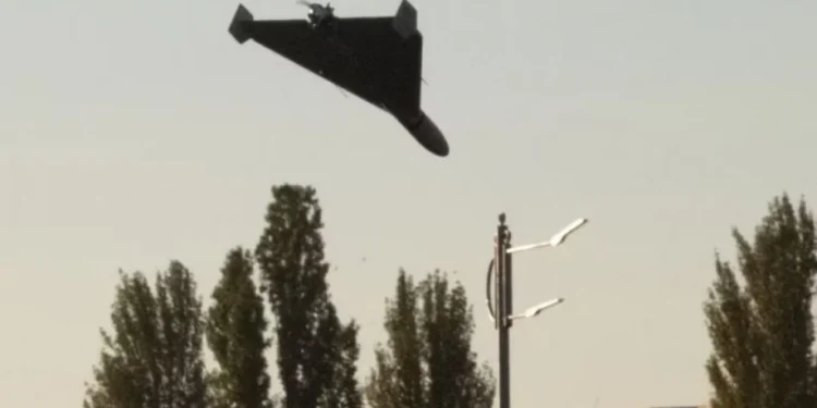 Ataque ruso con drones iraníes cerca de una escuela en Kiev dejó cuatro muertos