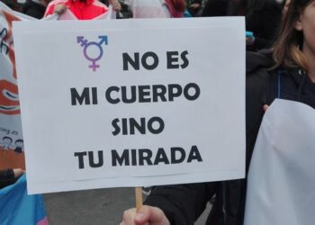 Florida prohíbe a médicos aplicar tratamiento de transición de género a menores de edad