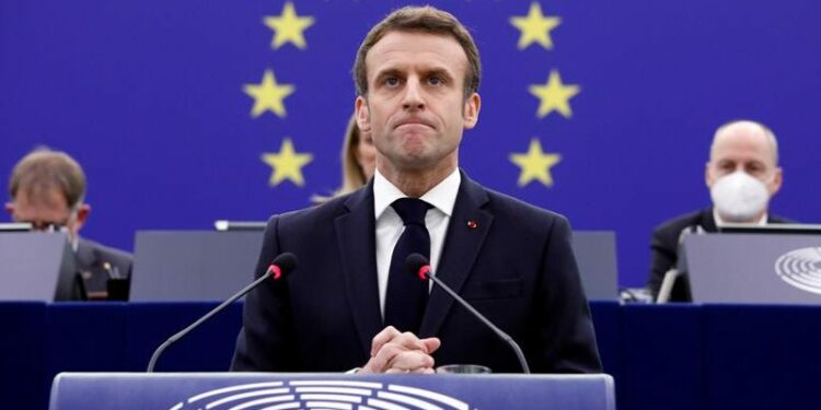 Macron quiere incluir el aborto como derecho fundamental en la UE