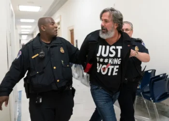 Padre del joven asesinado en Parkland: La voz de mi hijo siempre la voy a mantener en alto