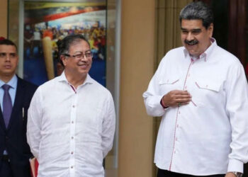 Petro regresa a Caracas para reunirse con el presidente Maduro