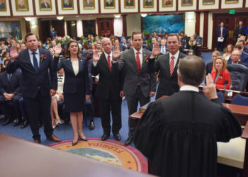 Legislador de Florida leyó nombres obscenos en plena audiencia por una broma