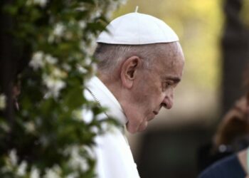 El papa Francisco tiene bronquitis y responde bien al tratamiento