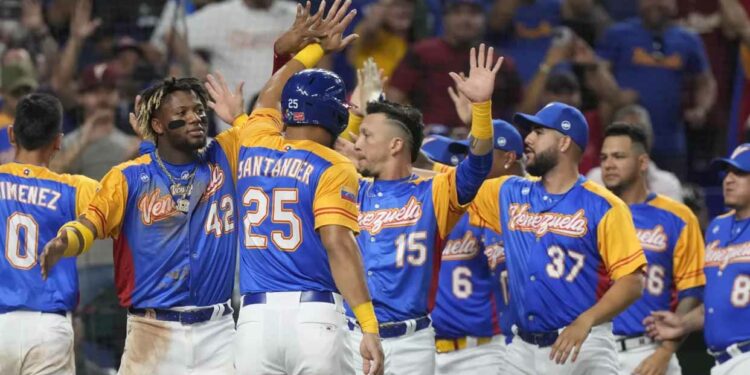 Venezuela reta a EEUU por el pase a las semifinales del Clásico Mundial de Béisbol