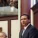 Aprueban ley en Florida que prohíbe tratamientos de cambio de género para menores
