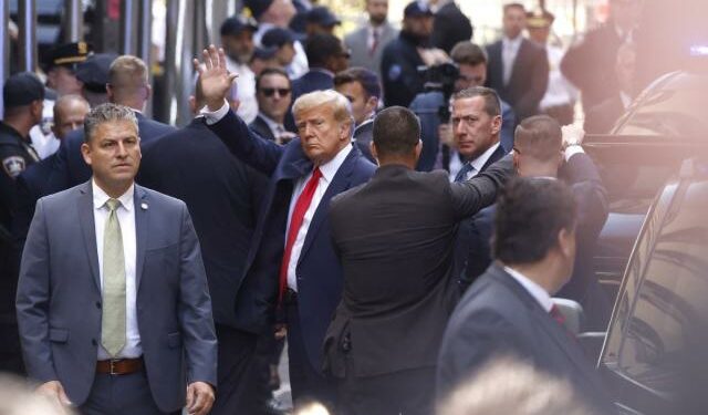 Trump queda bajo arresto en Nueva York
