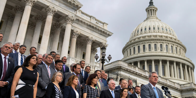 Republicanos acusan a Biden de estar «desconectado» de la realidad por buscar la reelección