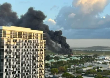 Elton John pidió ante el Senado de EEUU “pisar el acelerador” frente al sida