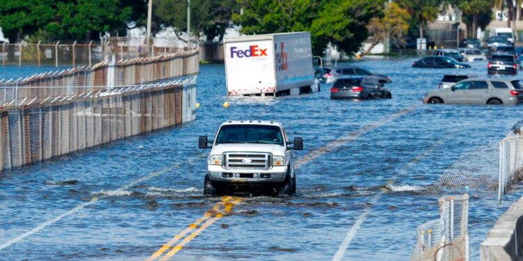Declaran estado de emergencia en Broward por históricas inundaciones