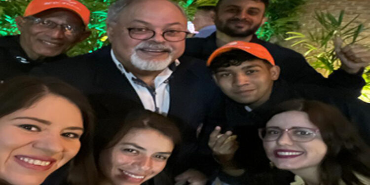 Celebración doble por aniversario del editor Víctor Manuel Garcia e InfocifrasTV.com