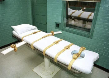 Senado de Florida aprueba cambiar voto unánime para pena de muerte