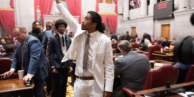 Expulsan a dos legisladores de EEUU tras protestar por el control de armas en la Cámara Baja