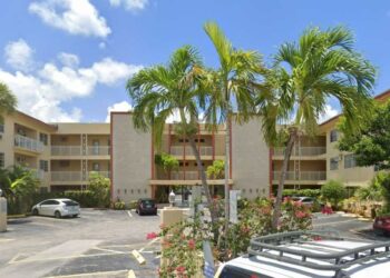 Evacuados residentes de un edificio en North Bay Village tras ser declarado inseguro