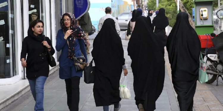 Régimen de Irán anunció la entrada en vigor de la Ley del Hiyab y la Castidad Pública