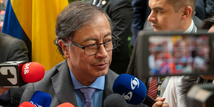Desaprobación de Petro llega a 61 %