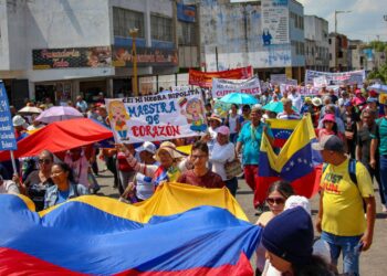 Ajuste de bonos, pero no de salario mínimo en Venezuela: ¿Por qué?