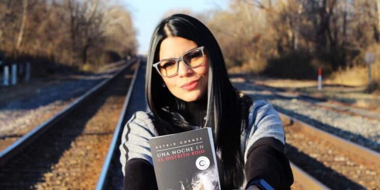 La venezolana Astrid Gornés presenta su libro “Una noche en el distrito rojo”