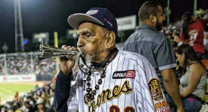 Falleció a los 104 años «Chivita » Lezama, el fanático número 1 de los Leones del Caracas