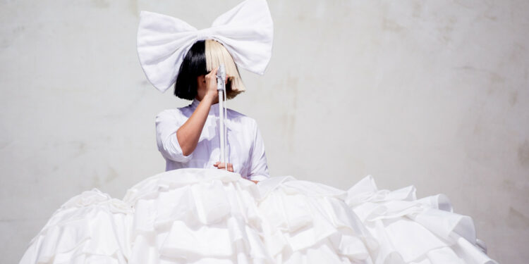 La cantante Sia revela que padece autismo