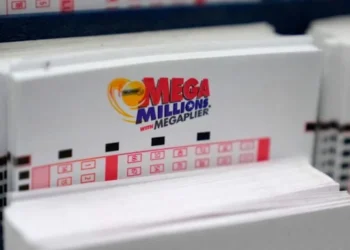 Padre y su hijo irán a prisión por un fraude de lotería de US$ 20 millones