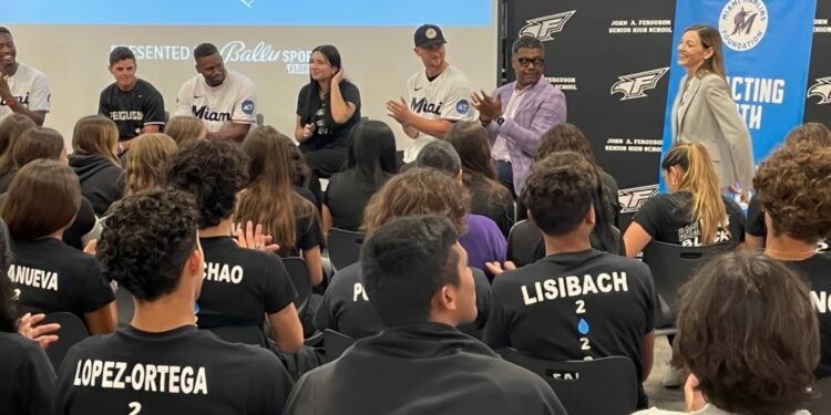 Marlins impulsan programa para apoyar la salud mental de jóvenes atletas