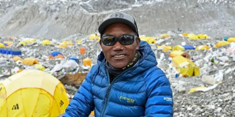Sherpa rompió récord completando 27 cumbres al monte Everest