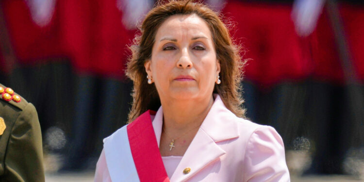 Boluarte al banquillo por muertes en protestas peruanas