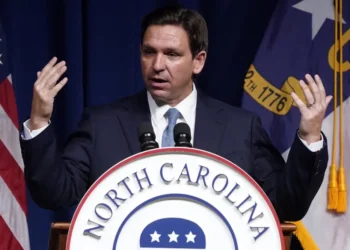 DeSantis afirma ser la principal alternativa republicana a Trump