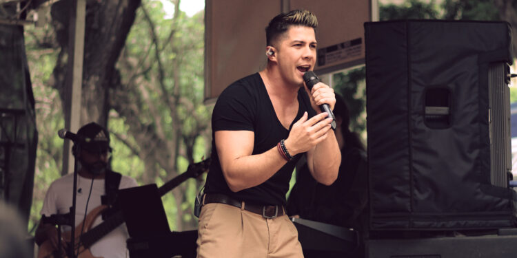Lion Lázaro lleva su música a toda Venezuela