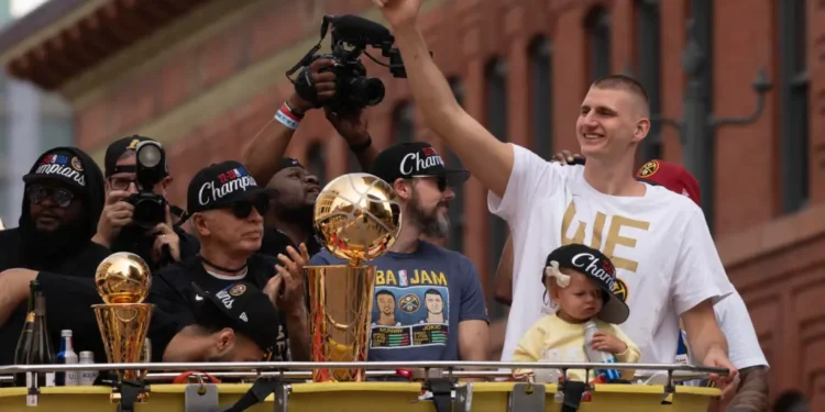Los Nuggets celebran el título NBA en Denver ante 500.000 personas