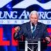 Pence arranca su campaña con una ofensiva directa a Trump
