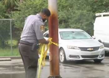 Anciana atropelló a tres personas en estacionamiento de Miami Gardens