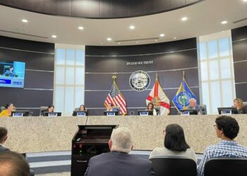 Aprobación unánime para moratorio de 6 meses de la ley SB 102 en primera lectura