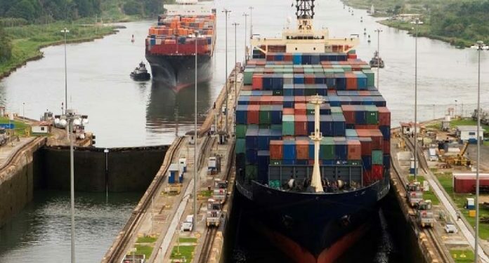 Canal de Panamá redujo capacidad de tránsito diario de buques por sequía