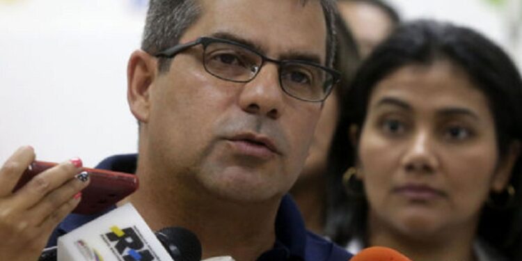 EEUU levanta sanciones a exministro venezolano Carlos Rotondaro